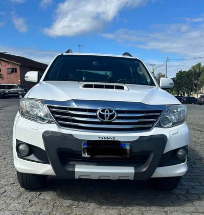 TOYOTA HILUX SW4 3.0 SRV 4X4 7 LUGARES 16V TURBO INTERCOOLER DIESEL 4P AUTOMÁTICO TOYOTA HILUX SW4 3.0 SRV 4X4 7 LUGARES 16V TURBO INTERCOOLER DIESEL 4P AUTOMÁTICO